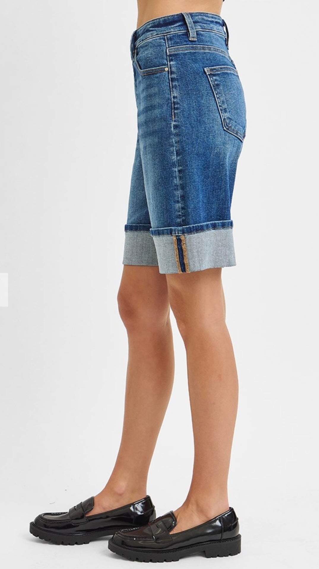 HIGH RISE MID LENGTH CUFFED SHORTS DARK BLUE