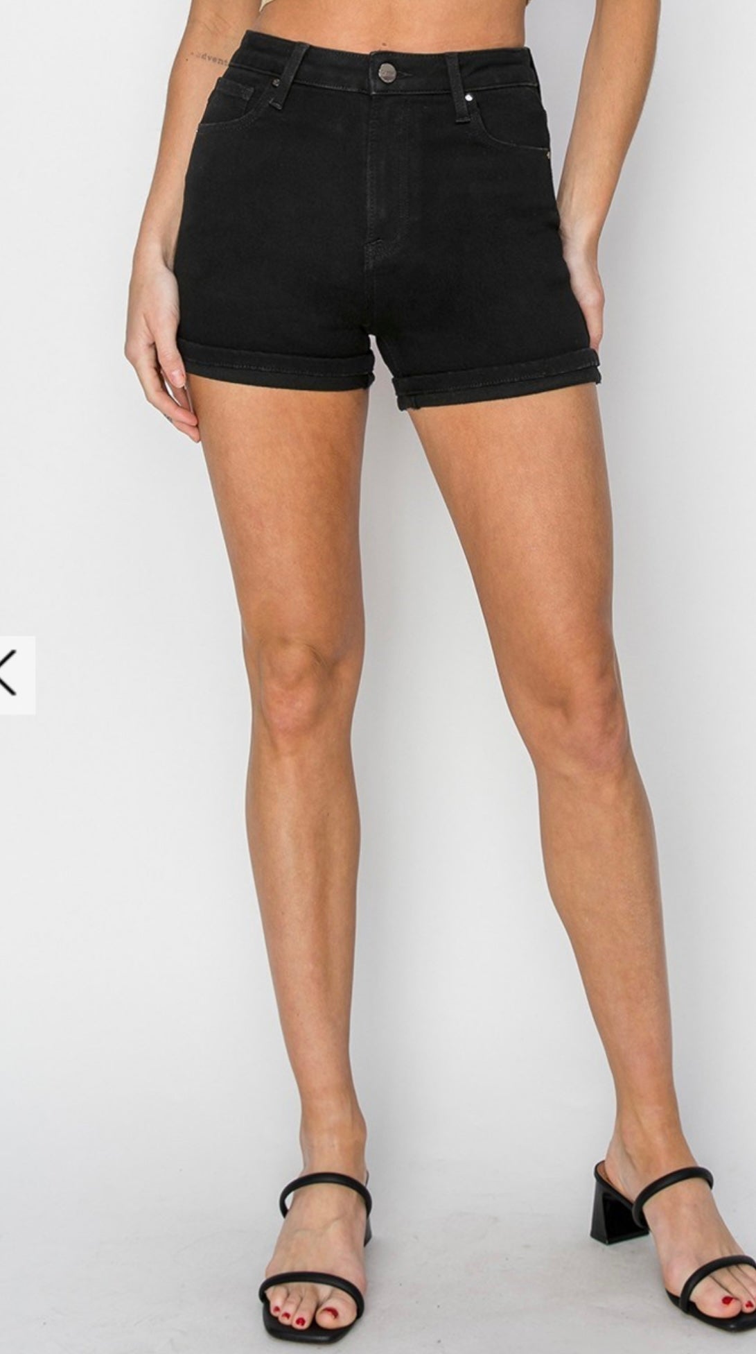 HIGH RISE CUFFED SHORTS SOLID BLACK