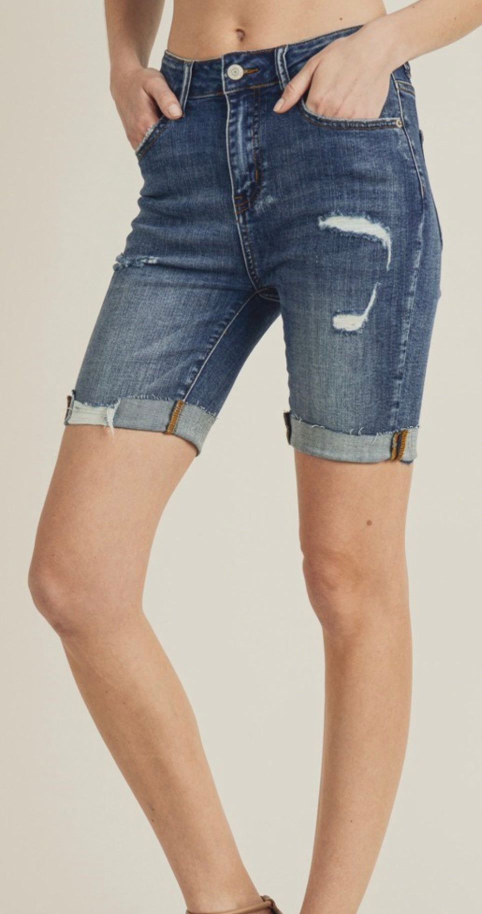 HI-RISE DISTRESSED LONG CUFFED SHORTS DARK BLUE